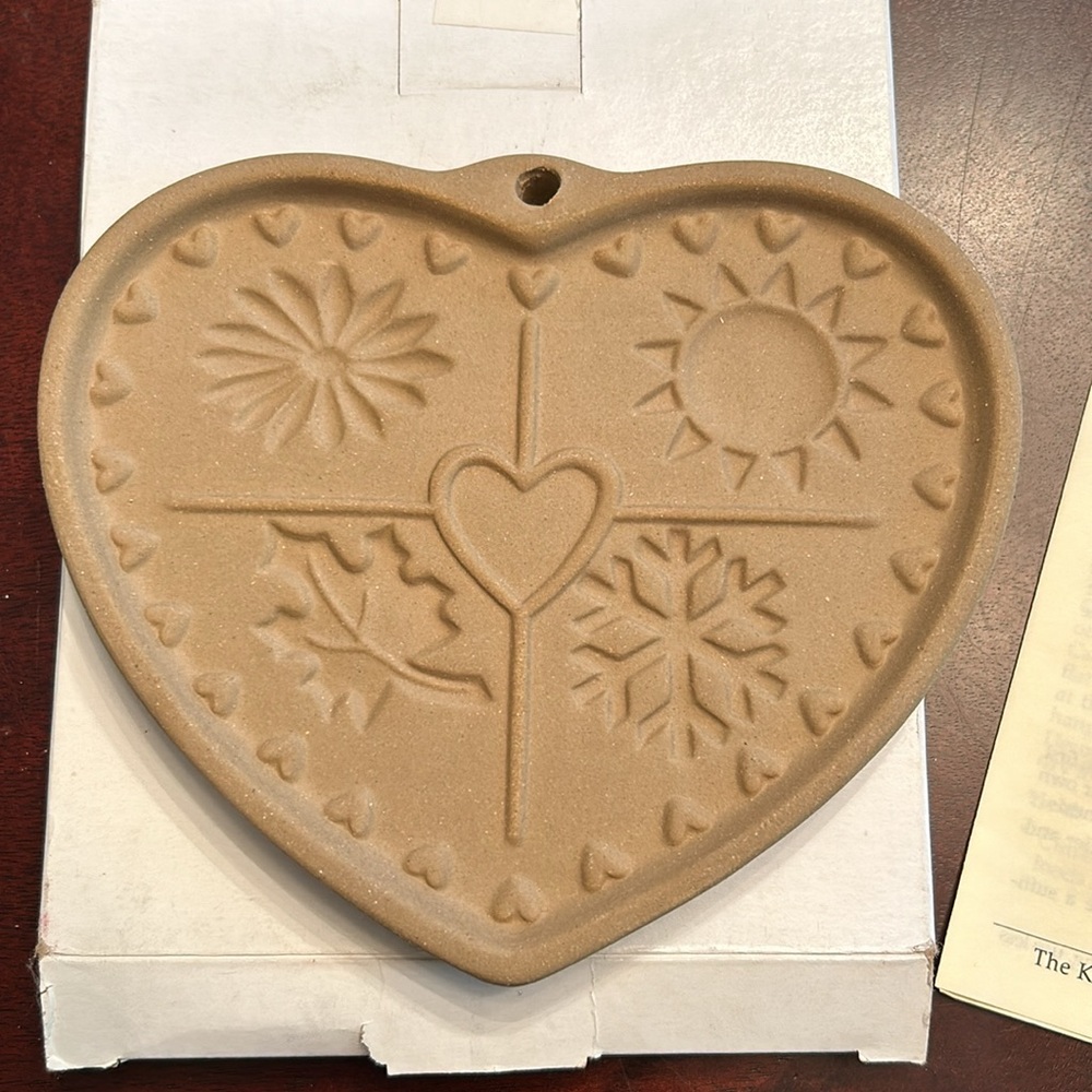 Vintage NEW Pampered Chef Seasons of the Heart Cookie Mold 1997